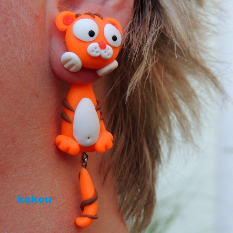 náušnice skrz ucho - tygřík