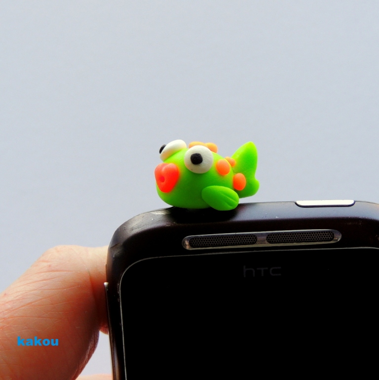 Ozdoba na mobil či tablet - kapřík