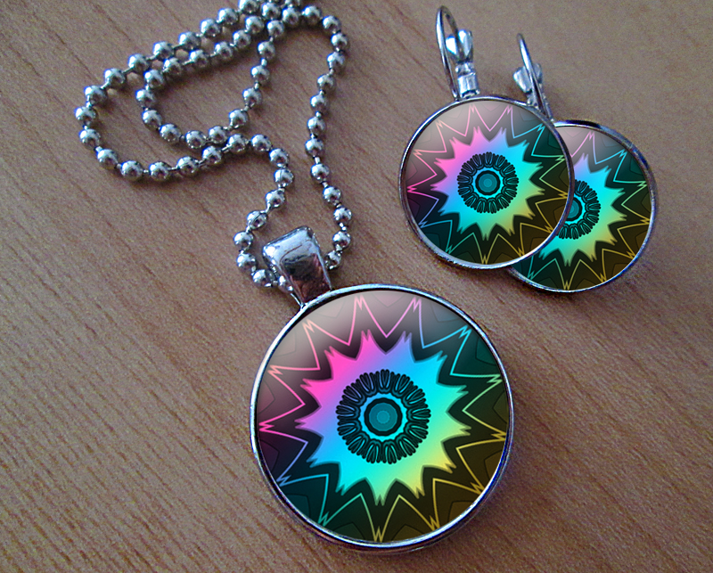 Sada náušniček a přívěsku 