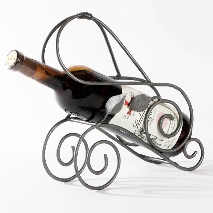 Kovaný stojan na víno Kanón E07