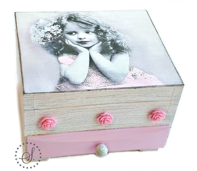 patrová šperkovnice se zrcadlem