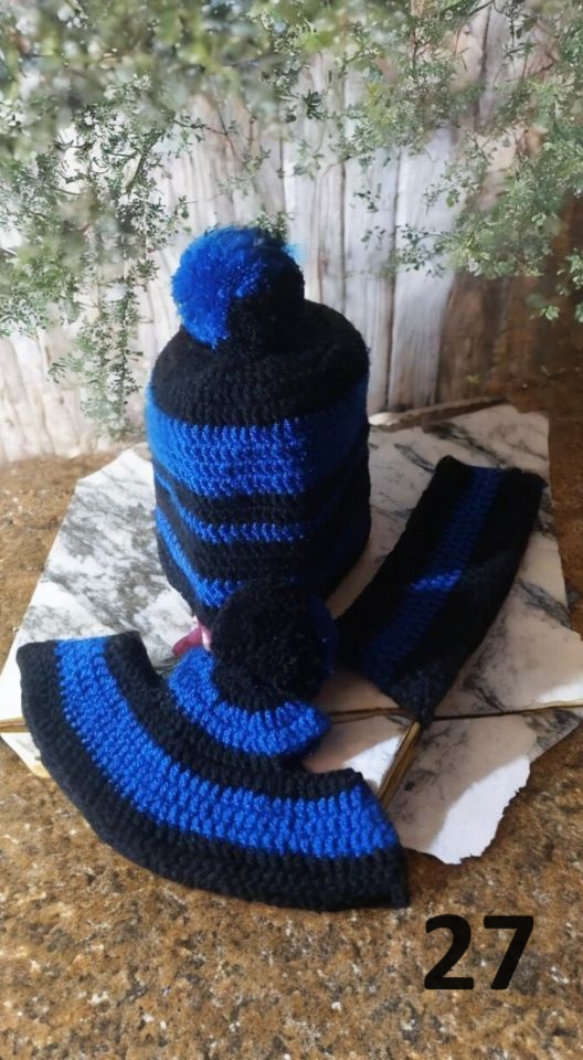 Háčkovaný set pro koně a jezdce