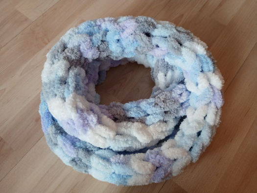 Měkký pletený nákrčník puffy fialová,šedá,modrá a bílá