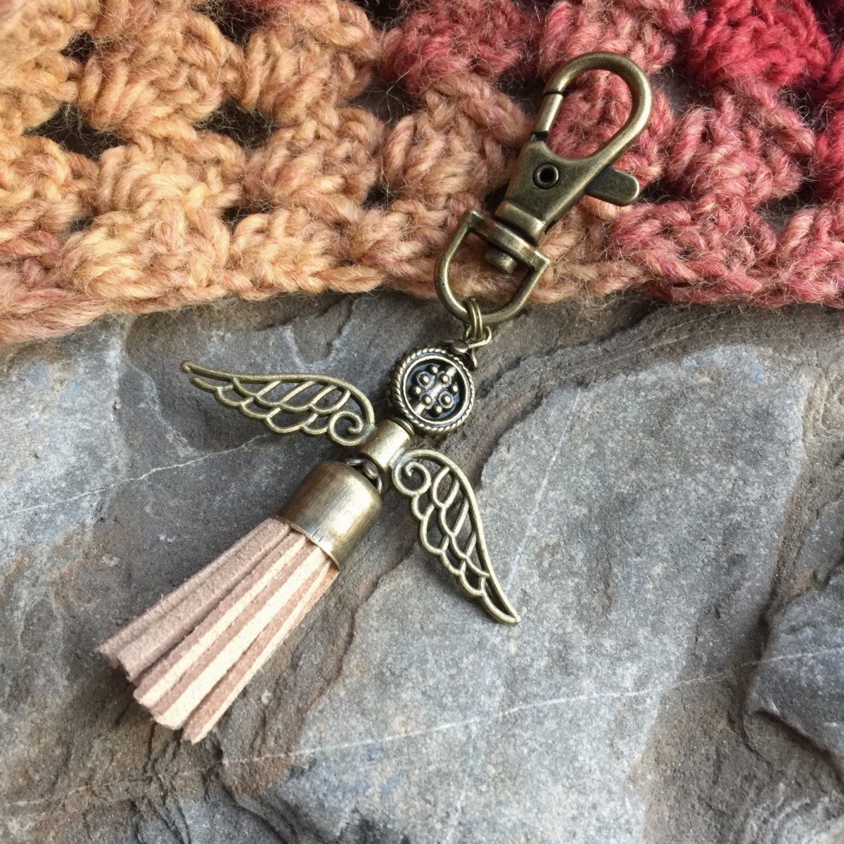 Přírodní andělka s karabinkou