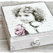 krabička - truhlička - šperkovnice - holčička s růží