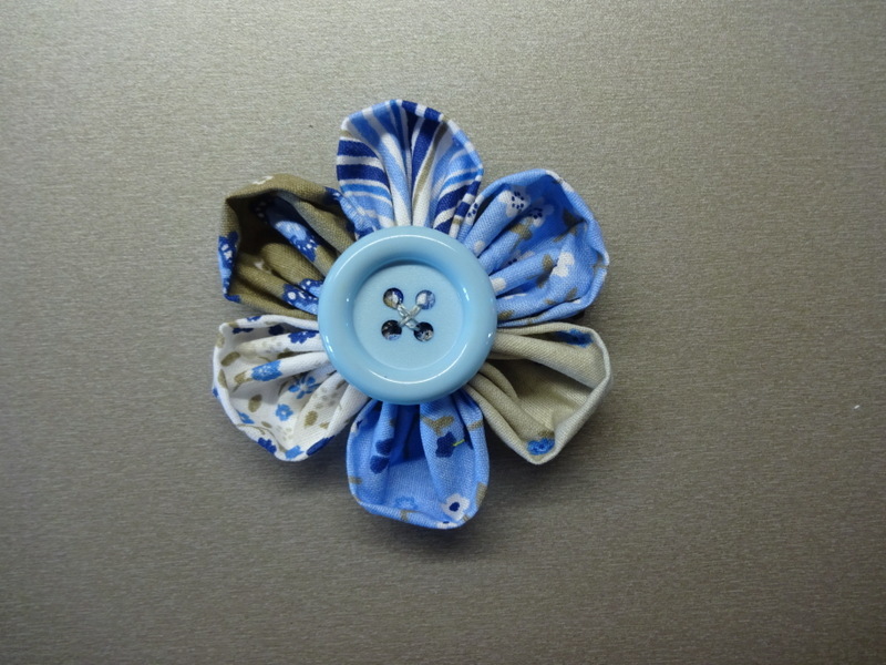 Látková kytička průměr 8-9cm