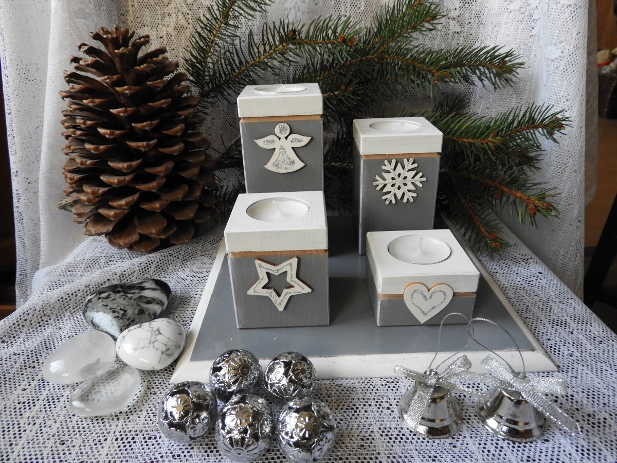 Adventní sada dřevěných svícnů s podložkou šedá