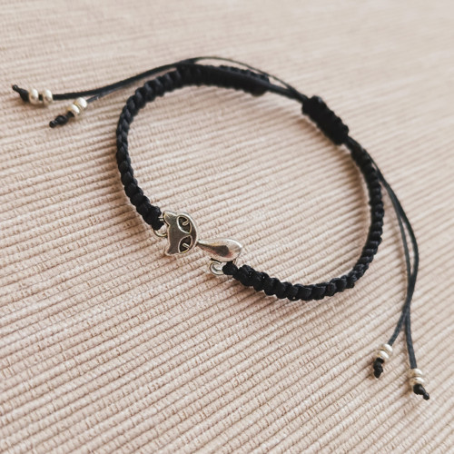 Náramek černý s kočičkou