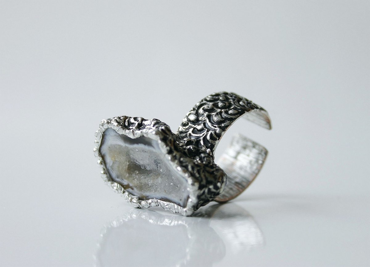 Magic .. ( peříčkový achát - geoda )