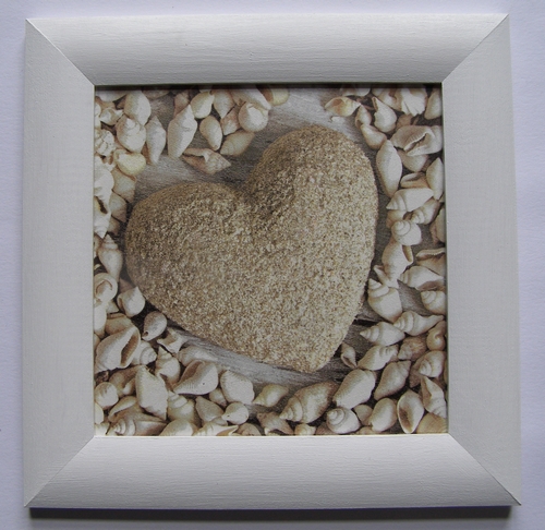 Obrázek dřevěný rám malovaný - 21 x 21 cm  - Srdce z písku