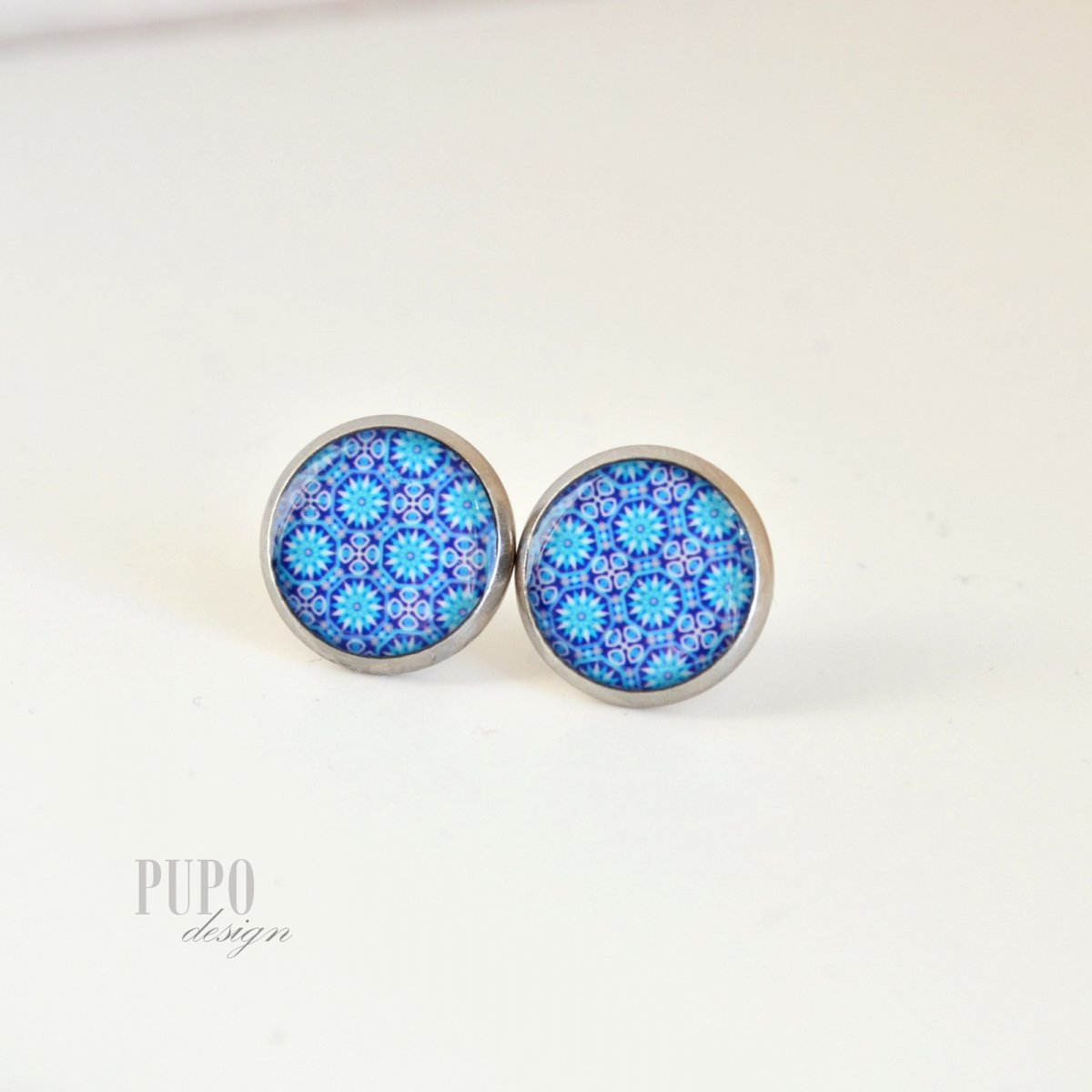 Modré ornamenty, náušnice pecky, chirurgická ocel