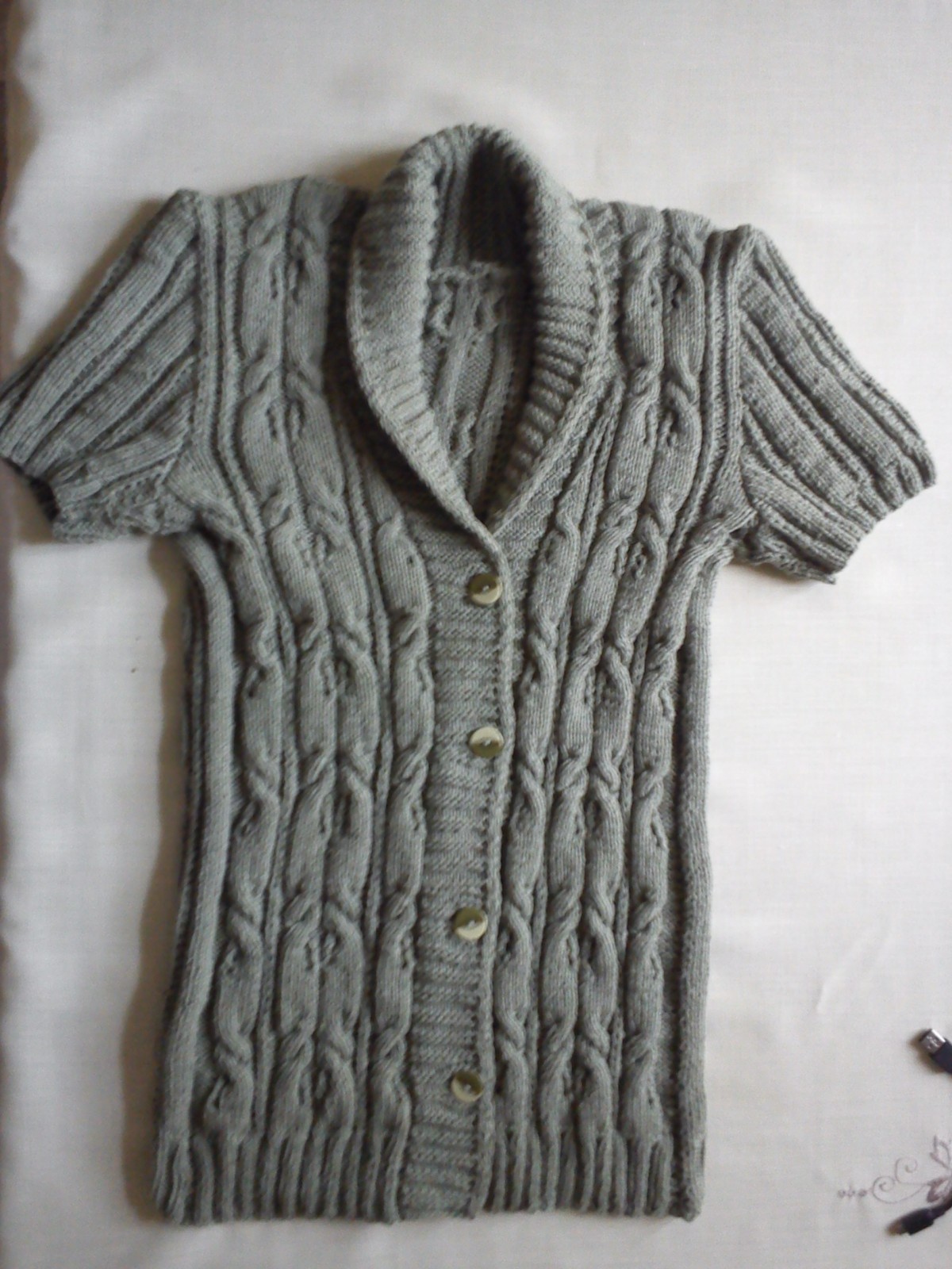 svetřík s krátkým rukávem