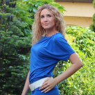 Modré asymetrické šaty