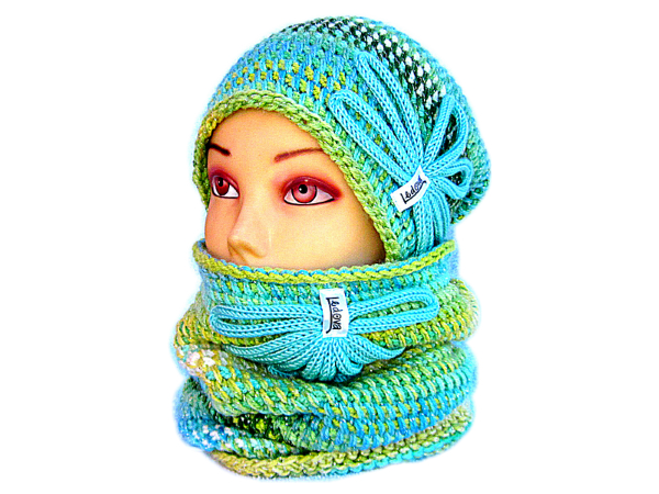 SOUPRAVA ČEPICE A NÁKRČNÍKU S APLIKACÍ