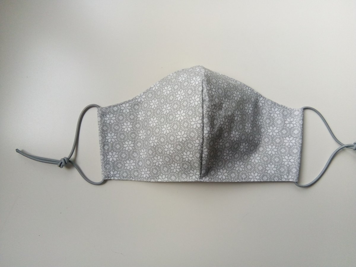 Rouška šedá s kvítečky