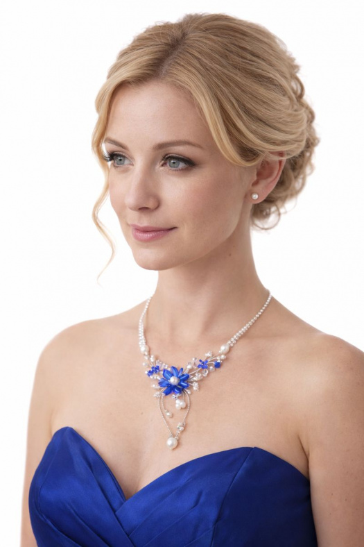 Autorský  náhrdelník s modrými květy – ručně vyráběný šperk