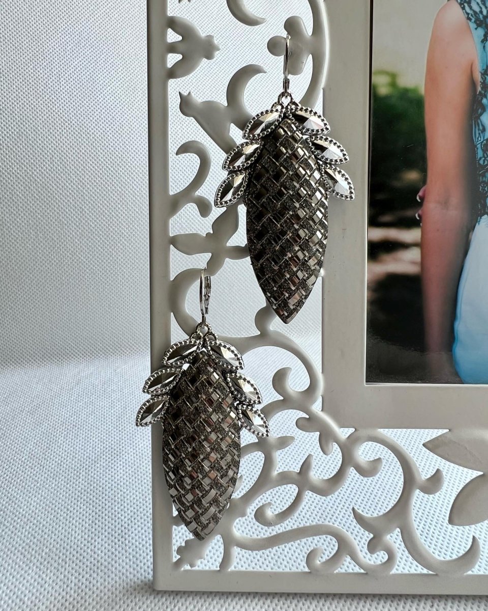 Stříbrno šedé náušnice