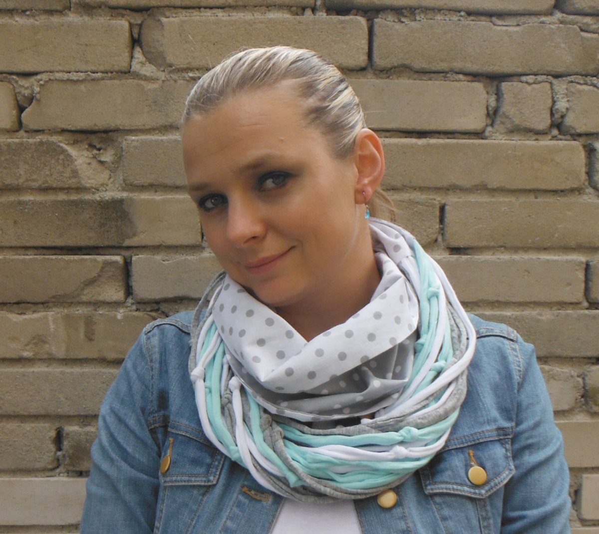 Tunelový šňůrkový šál/nákrčník GREY velký(šedá, bílá, mentolová)