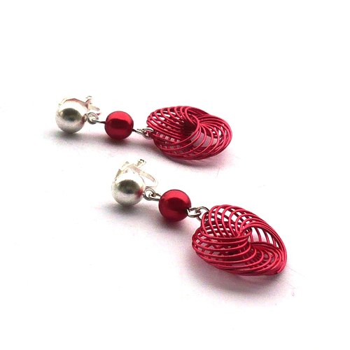 Korálově červené klipsy