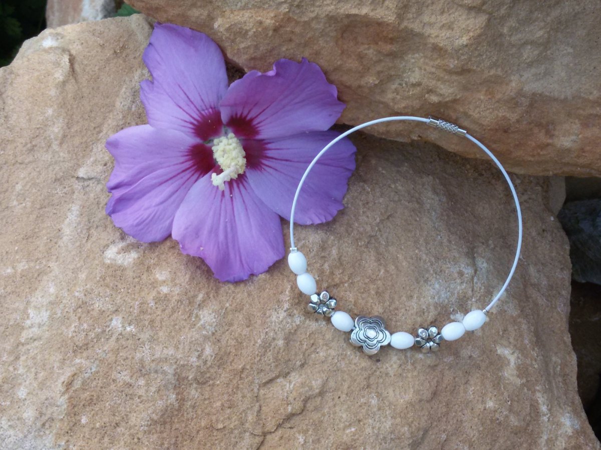 Něžnosti zamknuté v obruči. 1252