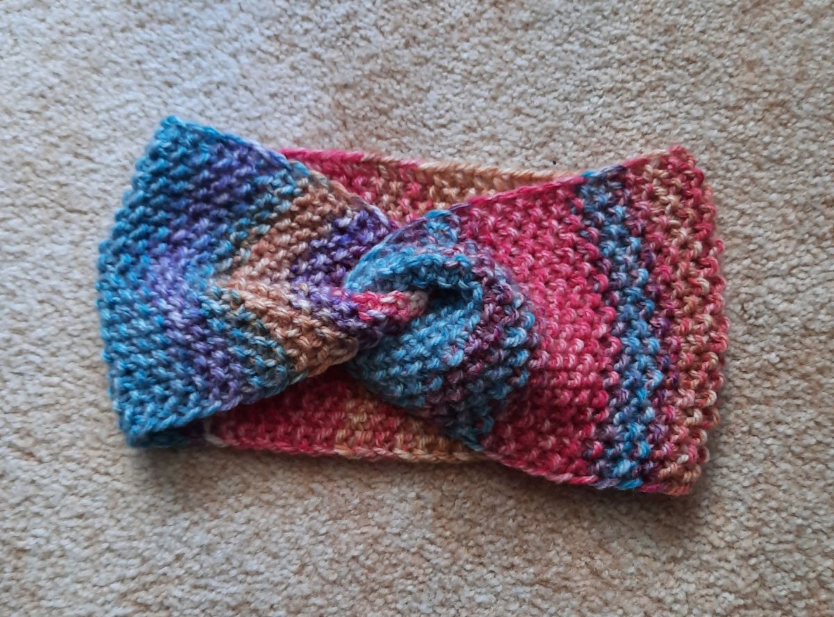 dámská pletená čelenka barevná