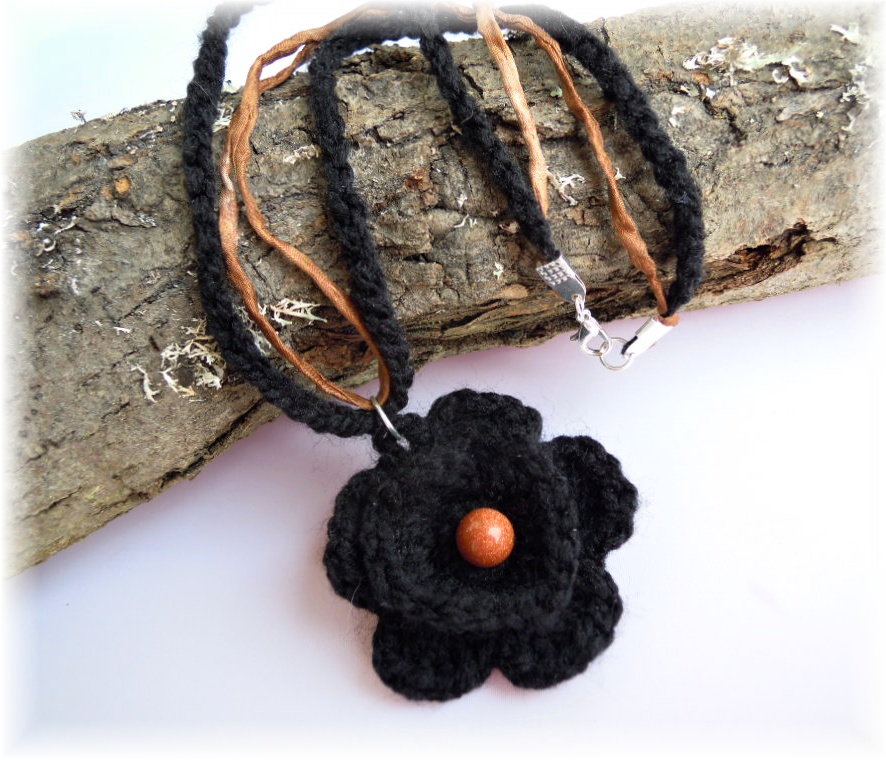 Náhrdelník s kytičkou a aventurinem