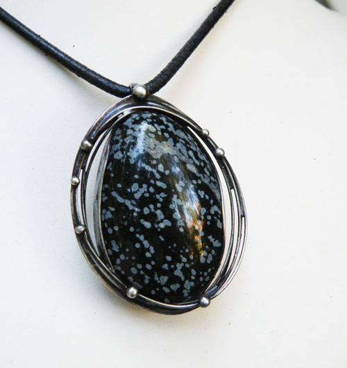 Estrellar noche...(vločkový obsidián)