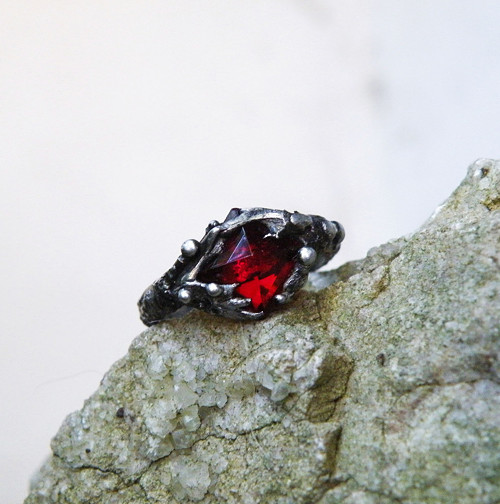 Damon ...(šperkové sklo)