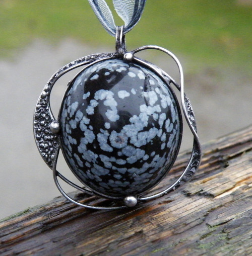 Noc plná hvězd...(vločkový obsidián)