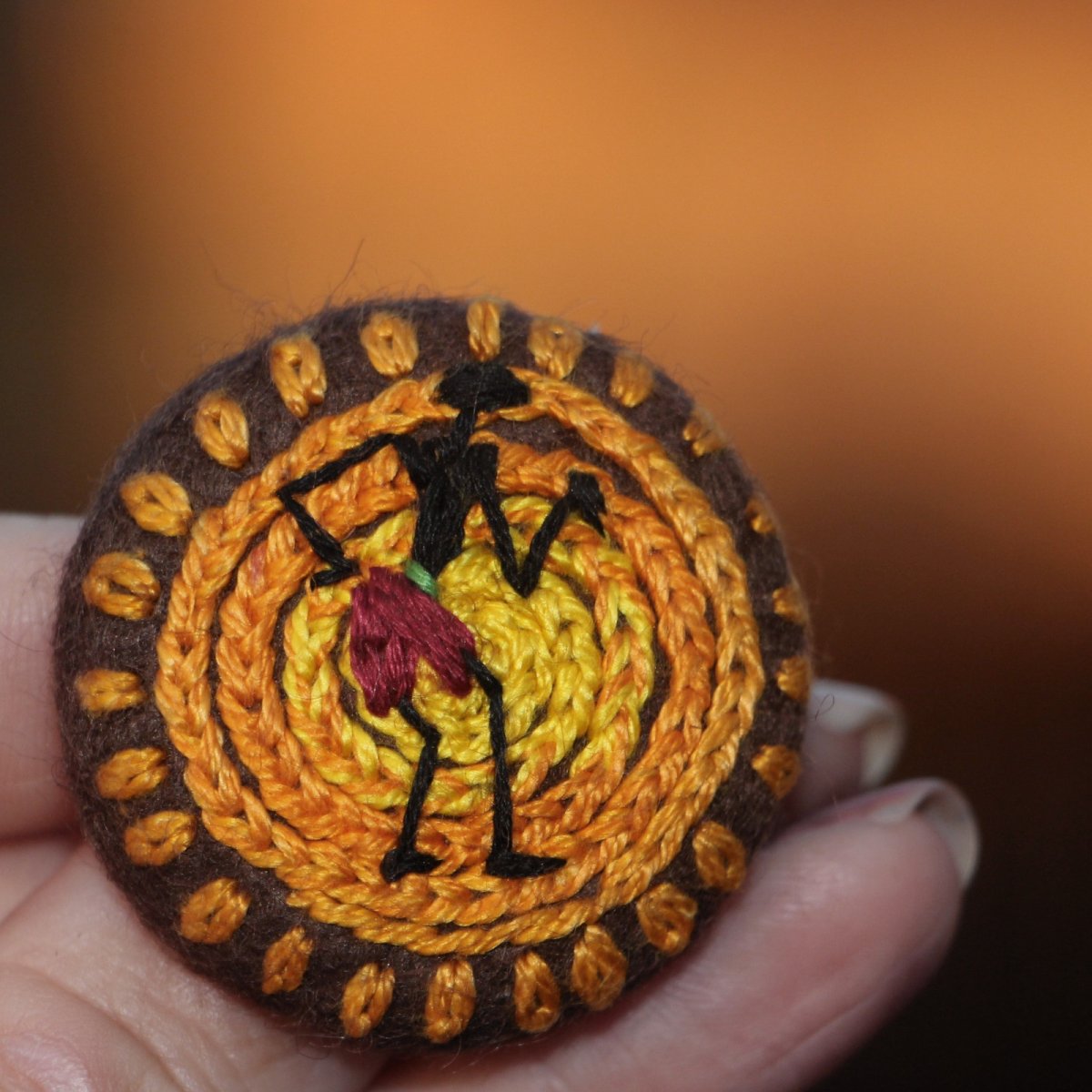 Brož či knoflík "Tanec pod africkým nebem"