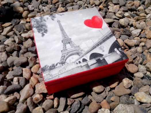 Dřevěná krabička  16 x 16 cm - Láska v Paříži