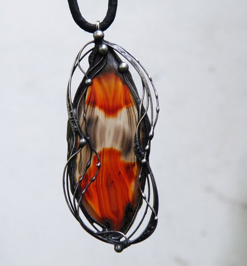 Kontrasty...(achát - plátek)