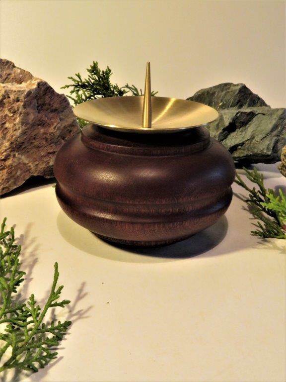 Mahagonový svícen 2