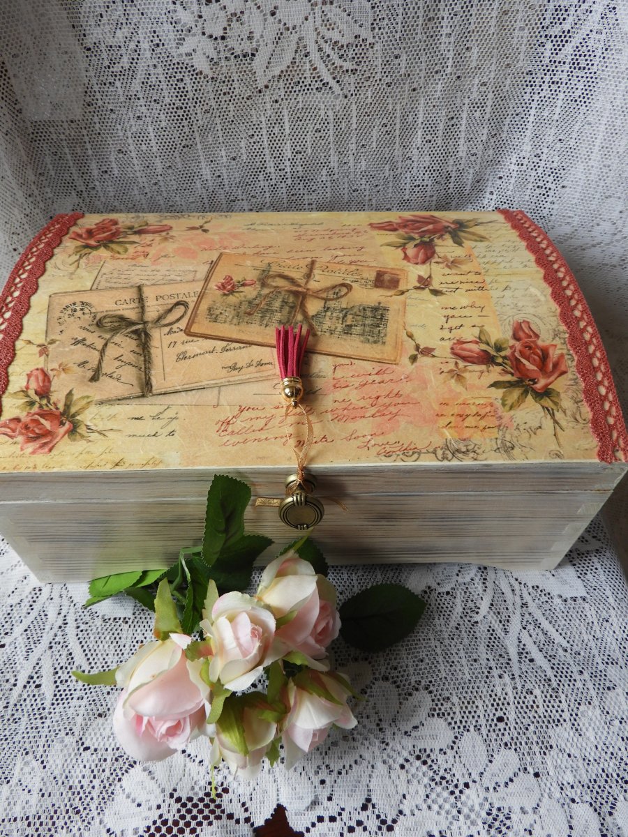 Originální truhla,šperkovnice - vintage s krajkou