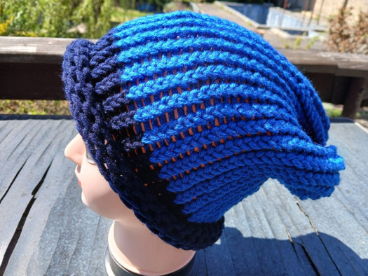 Pletená spadlá čepice  