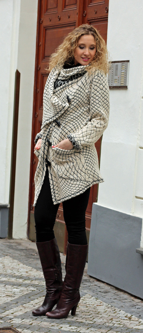 Černosmetanový kardigan