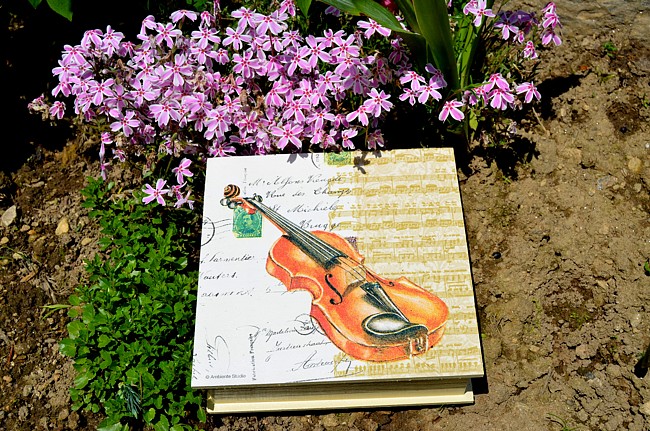 Krabička, šperkovnice - hudební