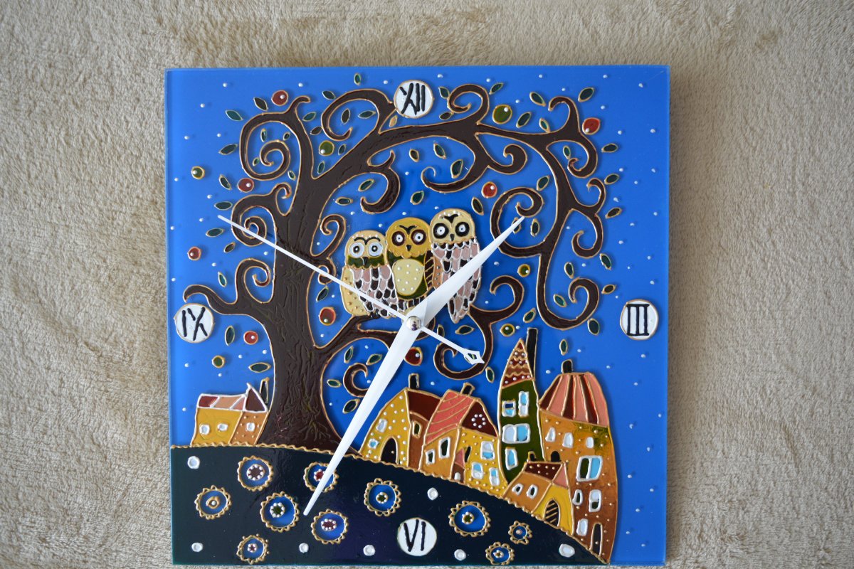 Skleněné hodiny s ruční kresbou