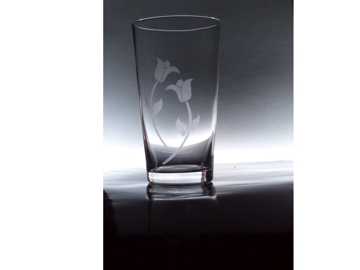 Zdobená sklenička - tulipánky