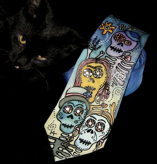 Malovaná kravata s lebkami