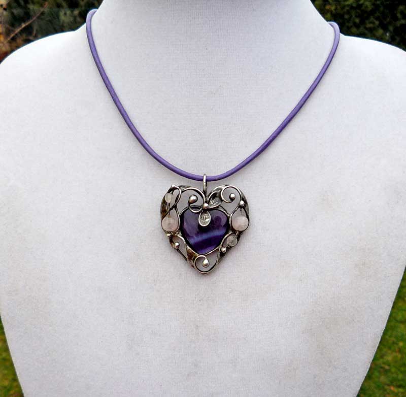 Srdce s fluoritem a růženínem