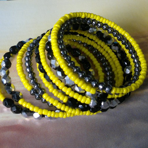 Černo-žlutý náramek