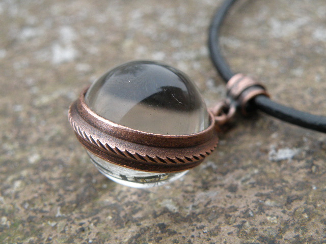 Křišťálová koule v mědi