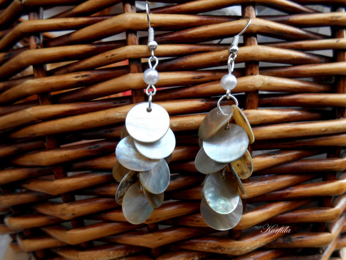 Náušnice perleťové hrozny přírodní (165/17)