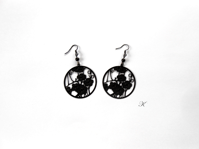 Náušnice černé kytičkové (276/19)