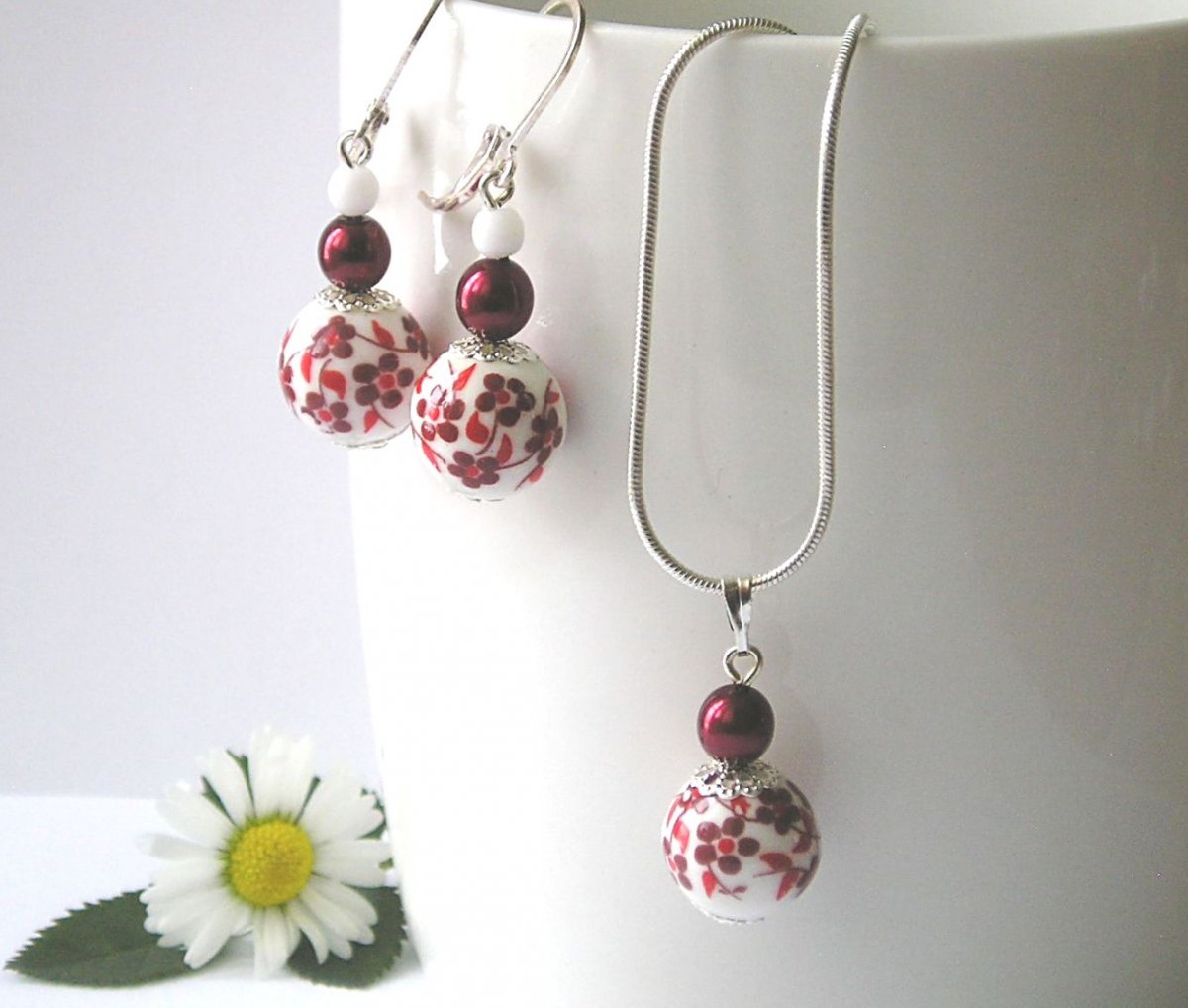 Souprava červená kvítka...