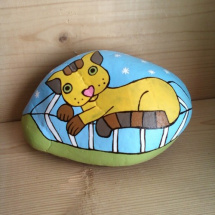 Malovaný kámen - Kočička na polštáři. 