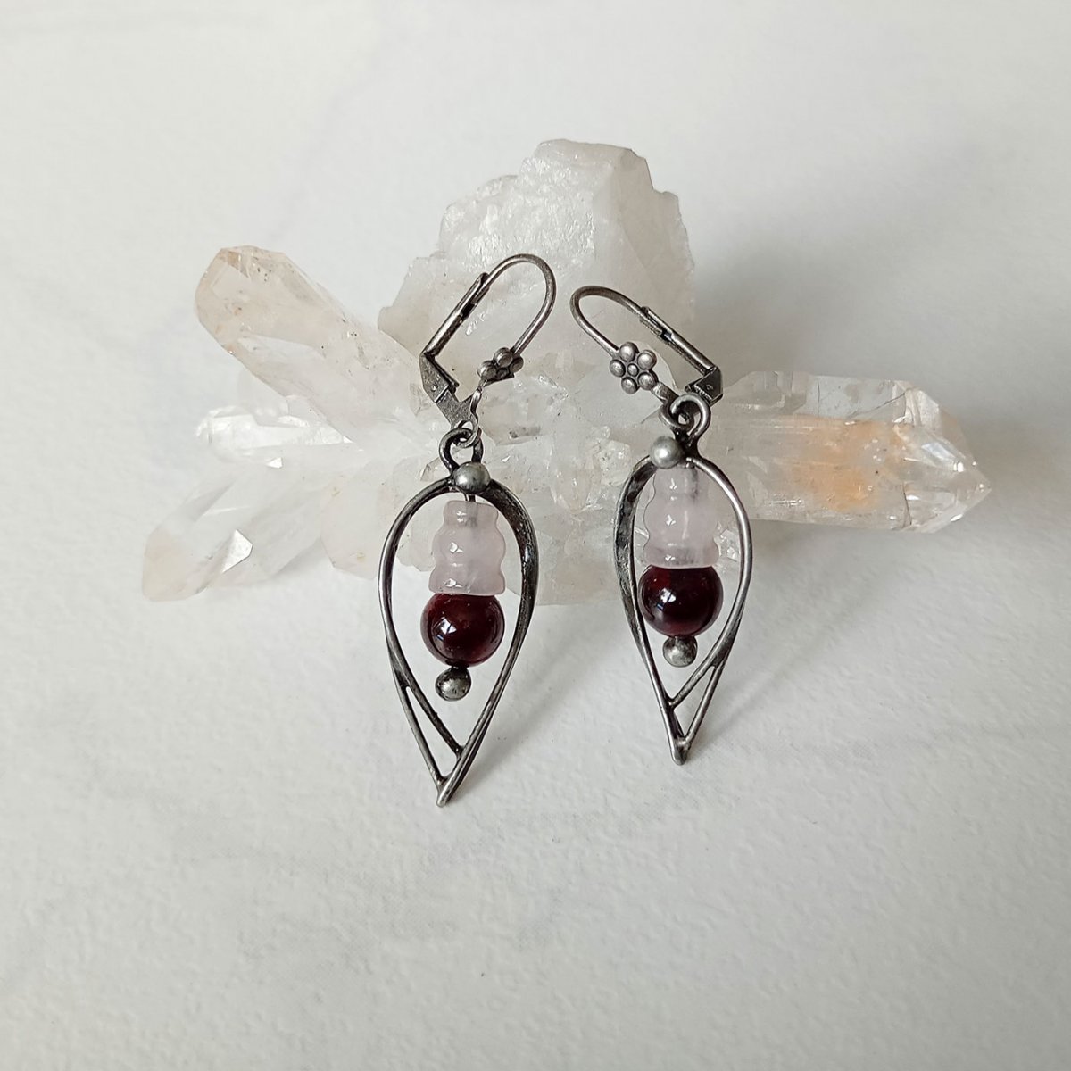 Slzy - náušnice s růženínem a granátem