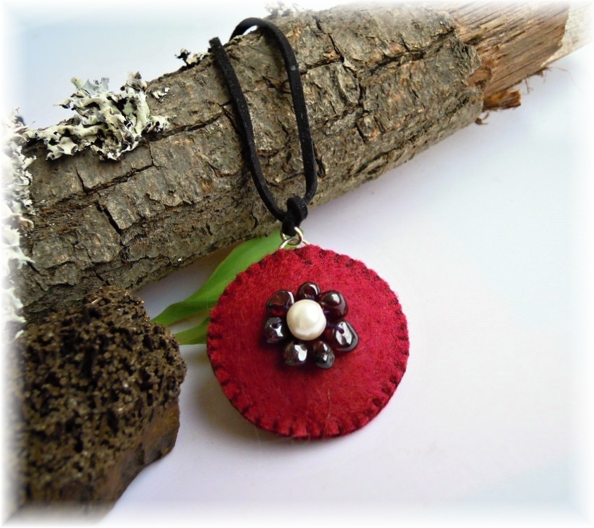 Náhrdelník s granátky