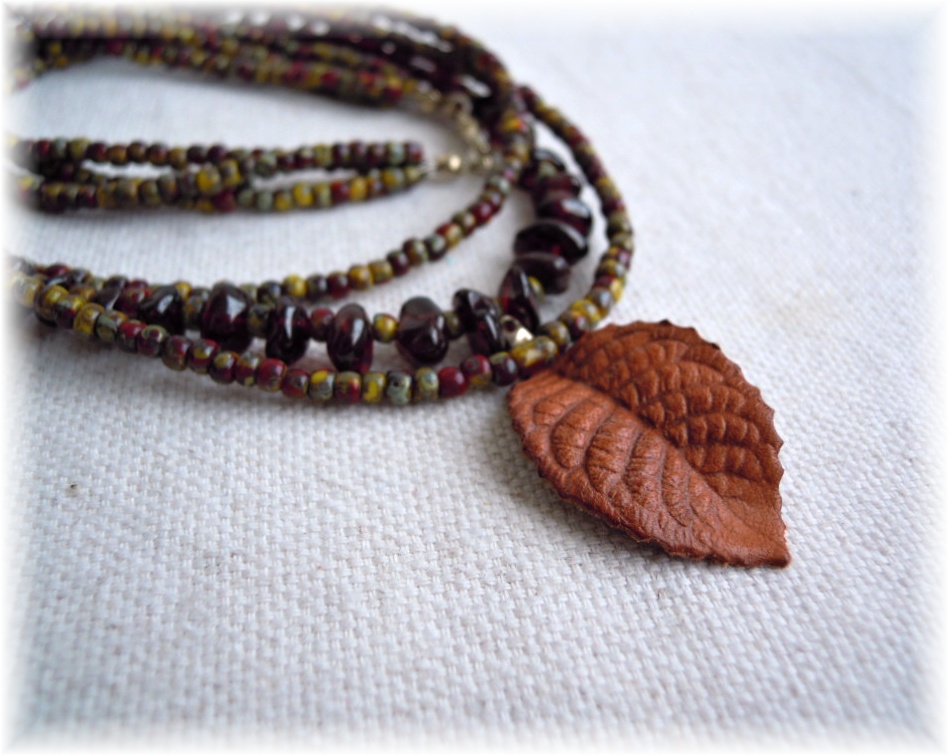 Náhrdelník s granáty